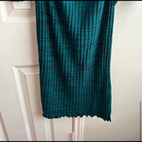 Zara Emerald green Cutout Dress long sleeve, midi with side cut outs, stretchy - Picture 7 of 10